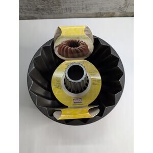 Kaiser Classic Bundform 12 Cup Capacity